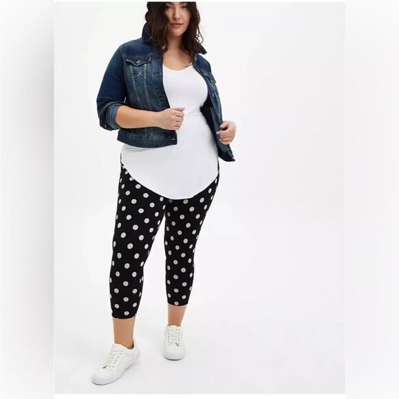 TORRID Crop Premium Leggings Super Polka Dot Black & Cream size 5/5X - Picture 3 of 6